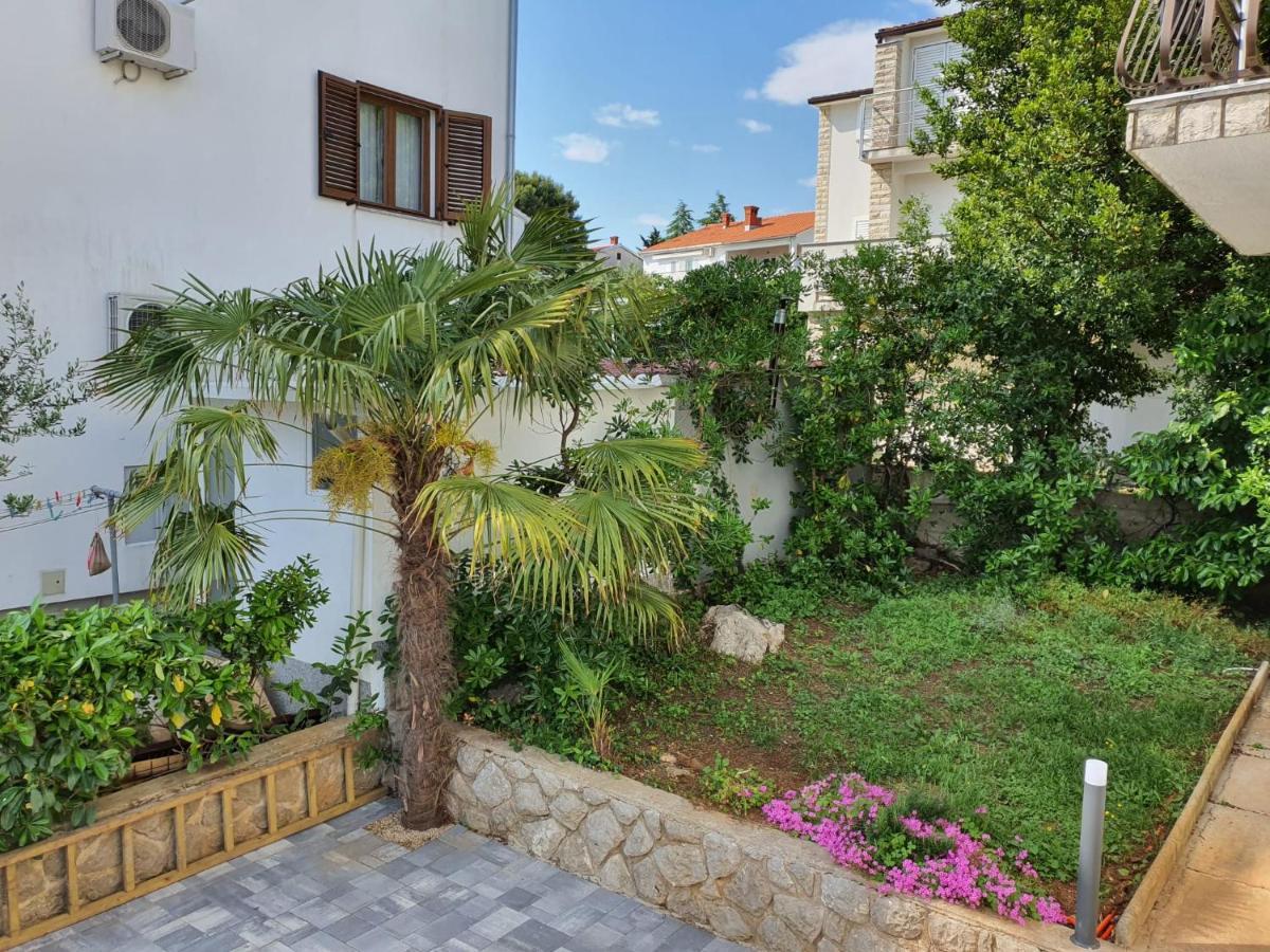 Vila Beleca Krk - Apartments Rest & Sea Krk Town Exteriör bild